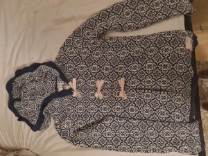 Odd molly kofta - Riktigt fin kofta från odd molly. Säljer den då den knappt har kommit till användning. Den är i storlek 1, skulle säga att den passar en S eller M