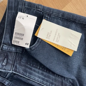Nya skinny jeans , H&M st 36 - Nya skinny jeans Super stretch High waist St 36