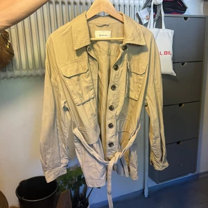 Jacka - Jacka från Stradivarius i bra skick🌸