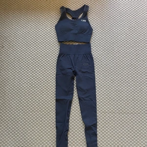 ICIW set - Träningskläder från ICIW i färgen mystic blue. Hela och fina. 