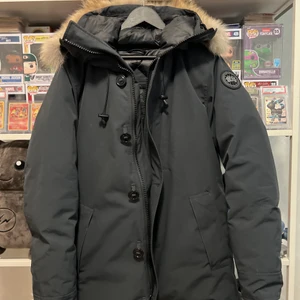Canada Goose Chateau Black Label - Medium Navy  9/10 skick