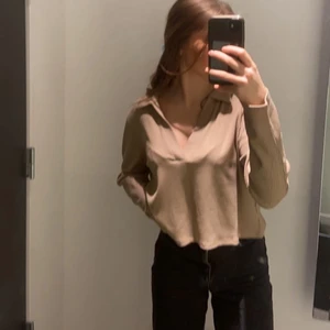 Hm - Säljer denna skit snygga tröjan från hm i storlek m men passar mig som har xs/ s