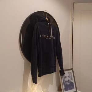 Tommy hilfiger hoodie strl-S - Knappt använd Tommy Hilfiger skick:8/10
