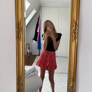 Zara - Från zara köpt för 200kr använd mycket men bra skick endå!!💗☺️