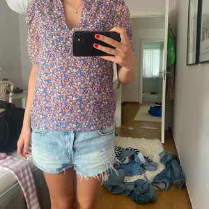 Blus från neo noir - Söt blus från neo noir