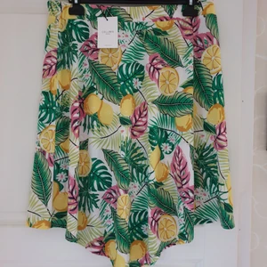 Kjol stl 46/48 NY - Kjol stl 46/48