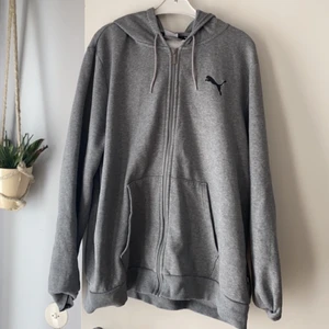 Tröja - Puma zip up hoodie. Frakt 66kr
