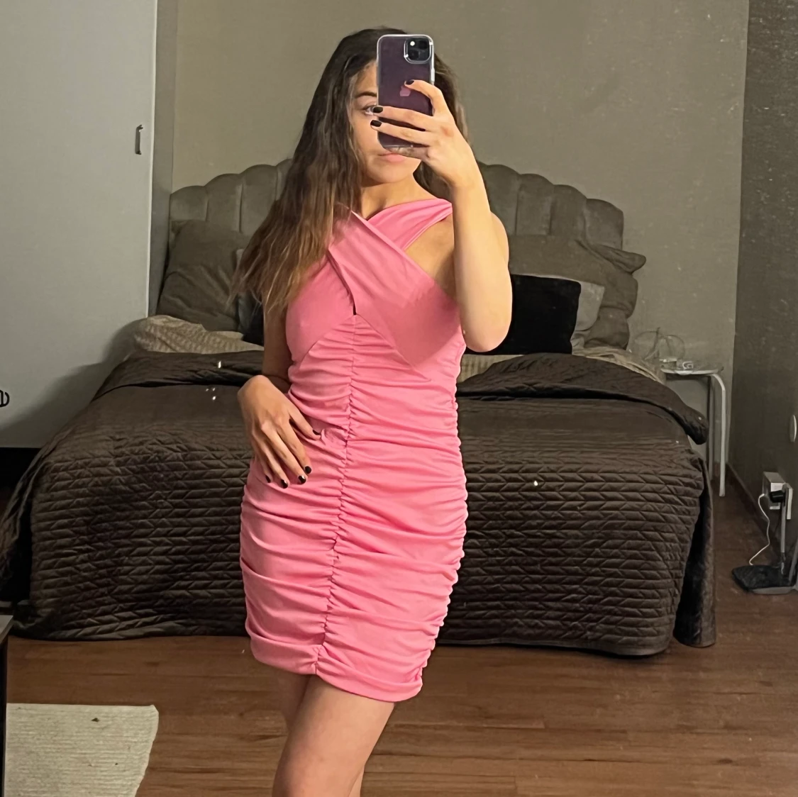 Rosa scrunchklännlng