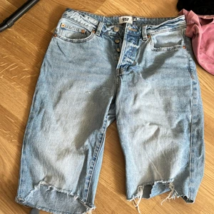 Jeans  - Shorts jeans strlk S de passar mig inte längre 
