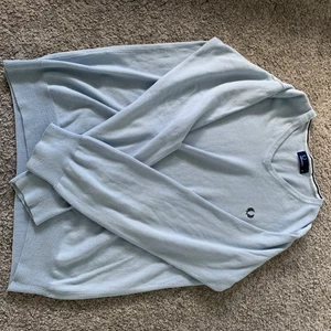 Fred Perry  - Måste tyvärr sälja min fina fred Perry tröja köpte den ungefär  på höstlovet. Så inte gammal den är storlek m den är ganska oversized för mig som brukar ha xs/s!💕
