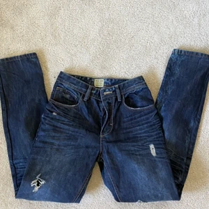 Lindex jeans - Säljer dessa fina midrise jeansen som sitter bra på mig som är 168cm💙