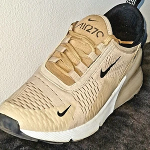 Nike airmax 270 - Använda ett fåtal gånger mycket bra skick. Som nya;) 