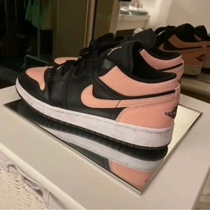 Jordan - Säljer mina jordans pga jag har ej tat dom till användning. Dom är som nya! Och har kvar boxen till dem , vill få sålt dom så fort som möjlig, pris kan diskuteras vid snabb affär.