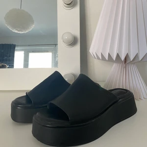 Vagabond  - Nästintill helt nya skor från vagabond! Supersnygga till sommaren;) nypris 900 kr, mitt pris 500 + frakt!💓