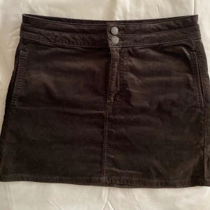 Minikjol  - Minikjol från american eagle. Jag har storlek S i denna men kan även passa större storlekar då den är väldigt stretchig. 