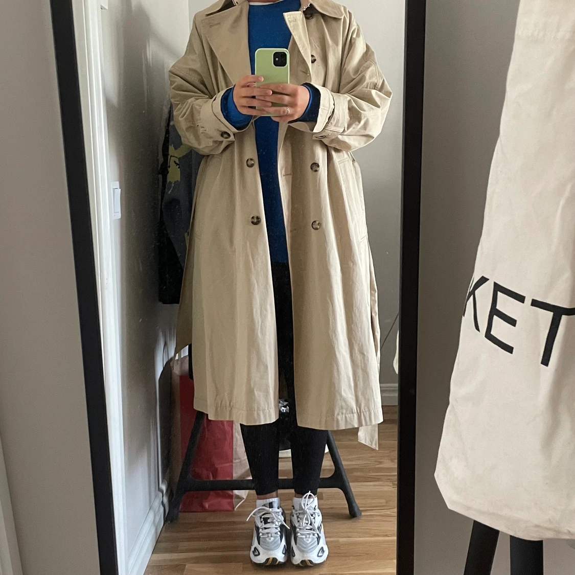 Beige trenchcoat - 90