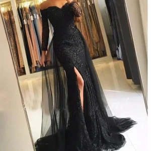 Svart balklänning  - Hej! Säljer min balklänning som är köpt på hebeos aldrig använt då jag rasade ner i vikt och den blev tyvärr för stor för mig! Storleken på den är Xs! Köpte för 1800kr säljer för 1000kr. Ser exakt ut som på bild!! 