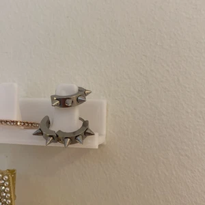 Örhängen - Helt nya Edblad liknande örhängen💕