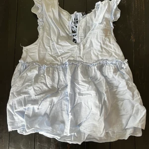 toppar - Köp plaggen för 90kr var eller båda för 160kr💕