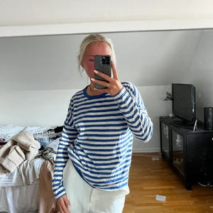 Randig tröja  - Randig tröja från bikbok