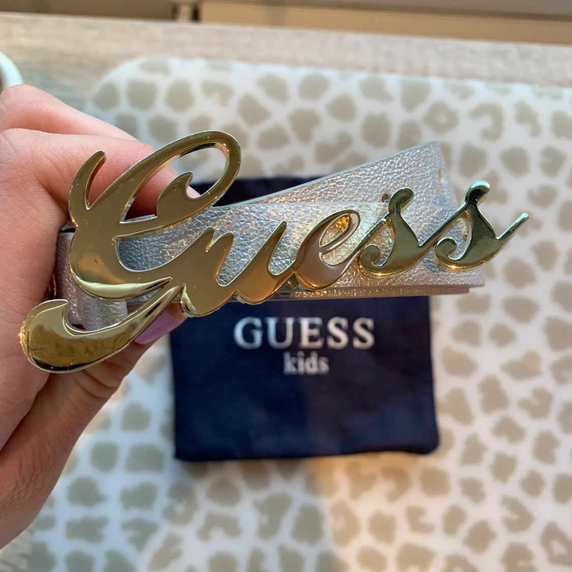 Guess skärp