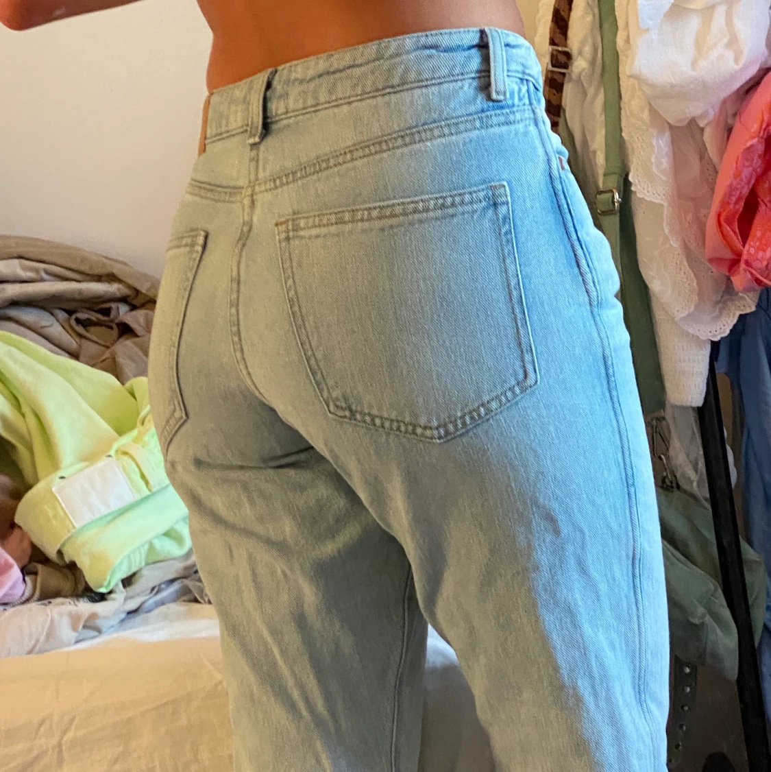 Weekday mid rise bootcut jeans strl 27 - 90