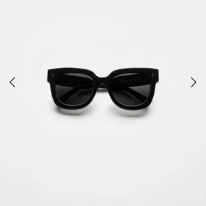 Chimi solglasögon - Jätte fina svarta Chimi solglasögon i modellen 08, bara använda ett fåtal gånger! Skriv privat om intresse!❤️‍🔥