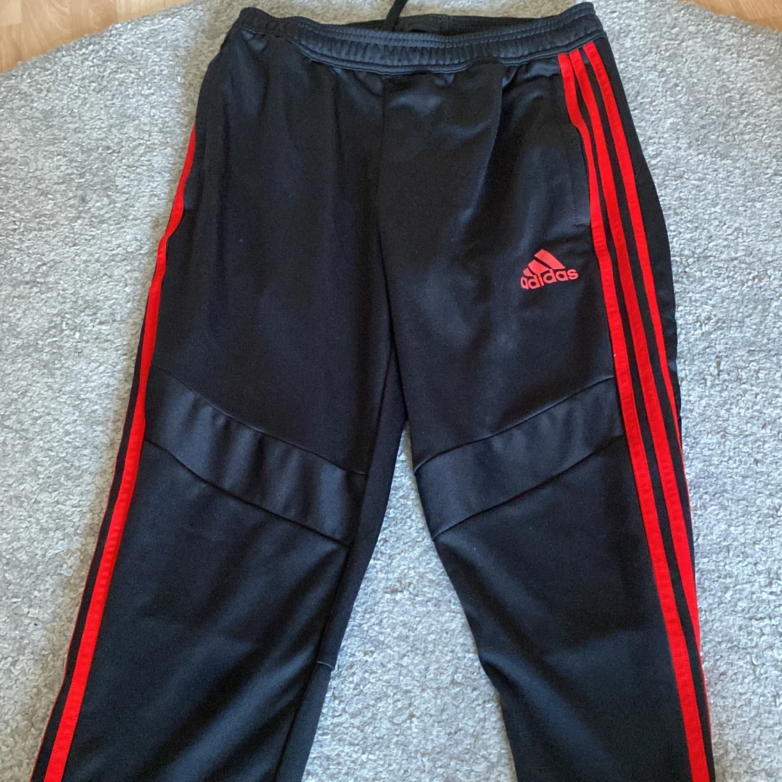 Adidas tränings byxor  - 90