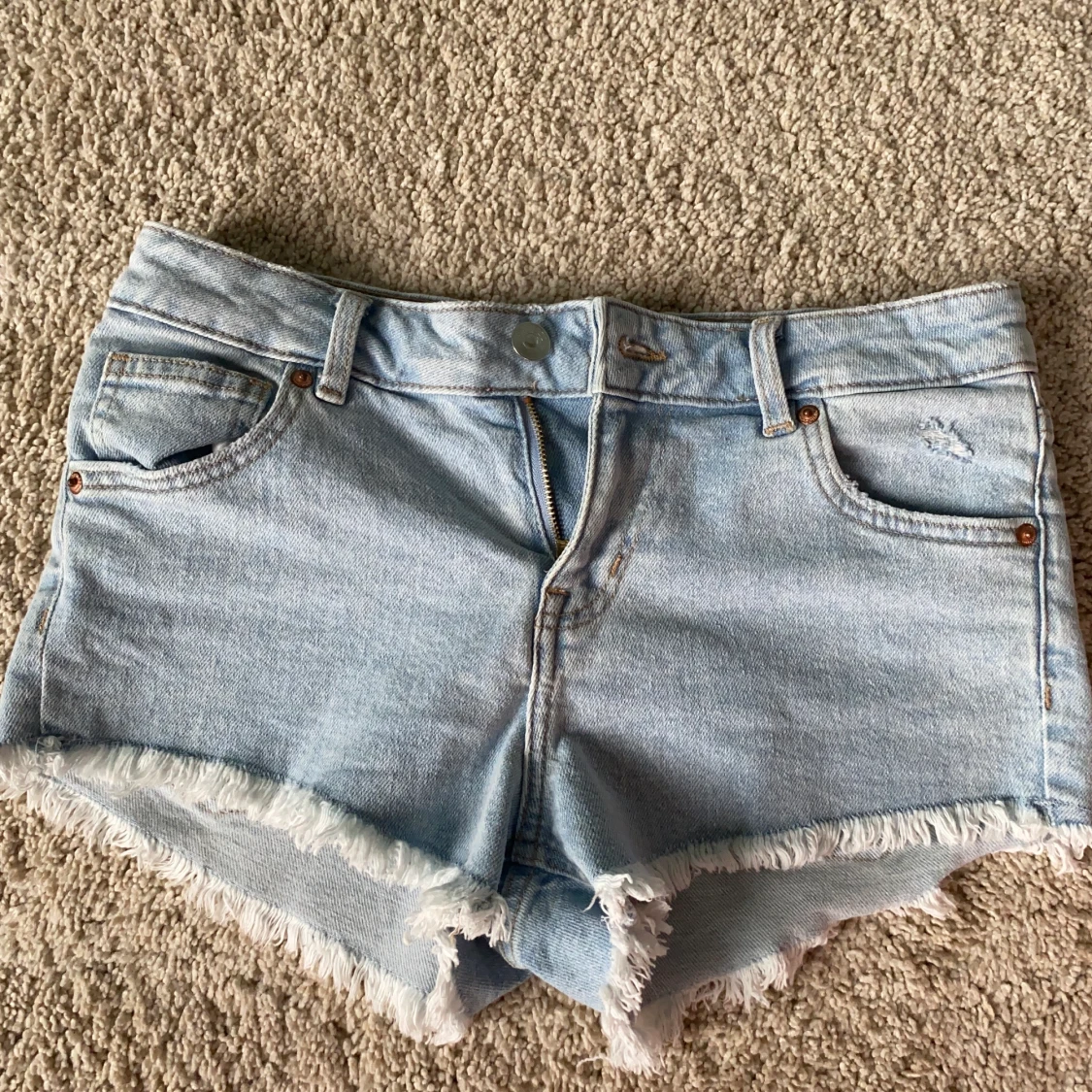 Sjukt snygga shorts köps för 185 och säljs för 130 - 91