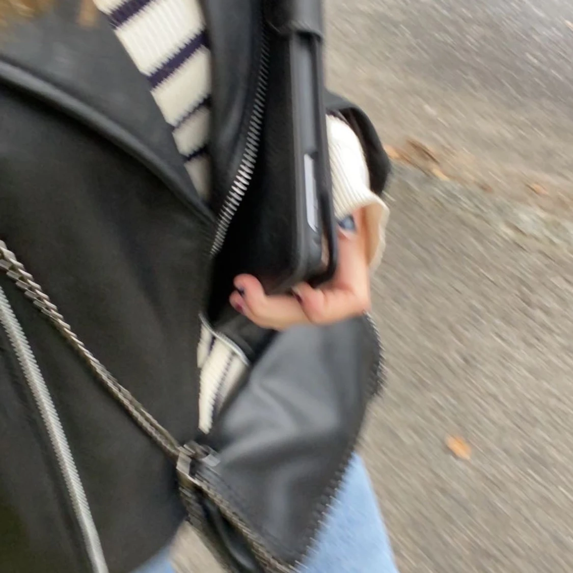 Svart axelremsväska 💗 - 90