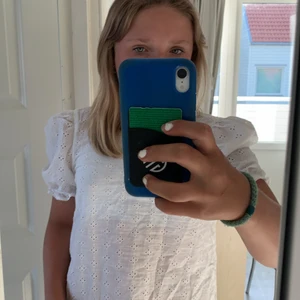 Så snygg blus  - Jätte snygg och fin blus nu på sommmaren från hm i stl xs-s och den är slut nästan överallt på hm