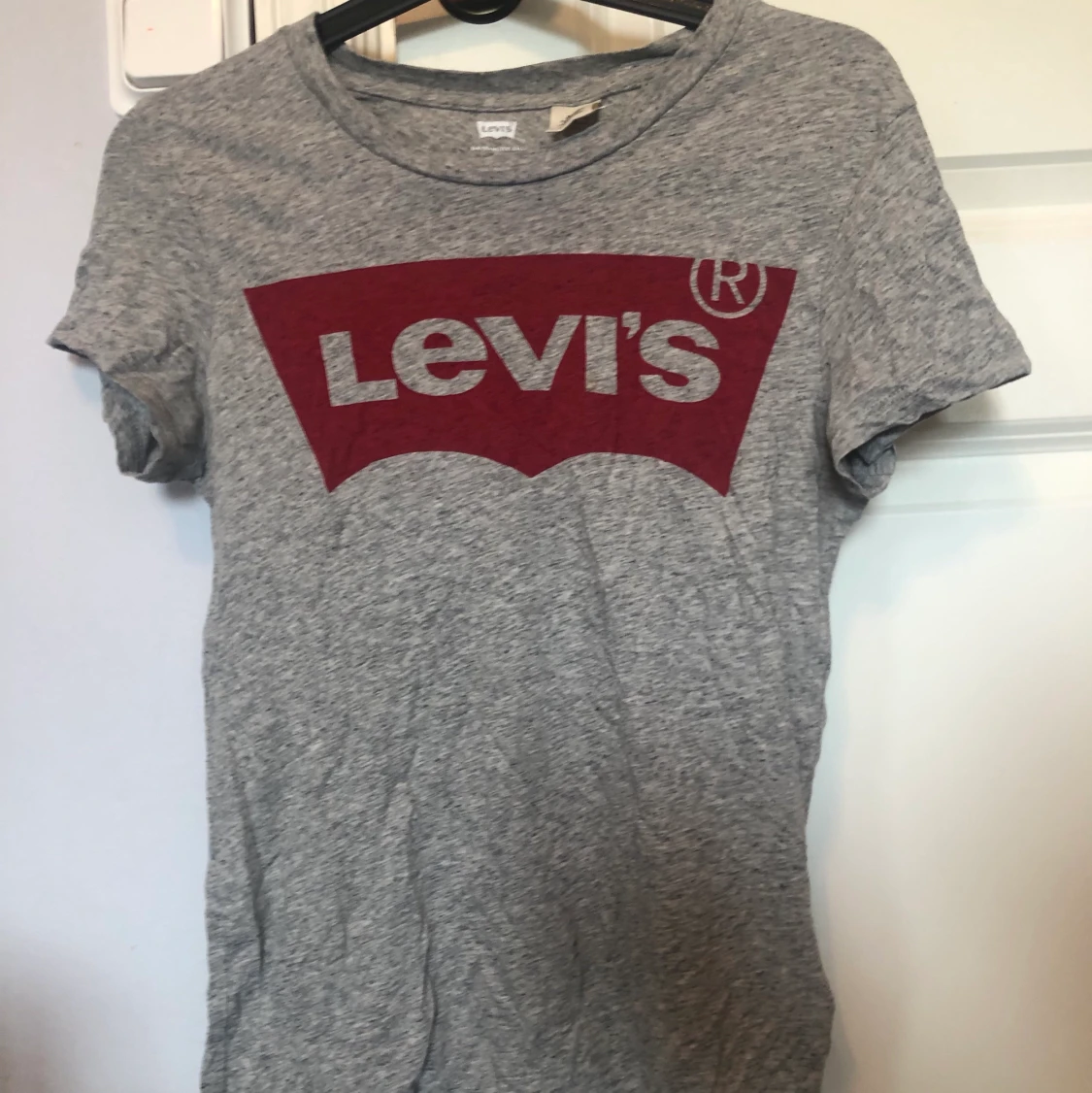 Grå Levi’s topp