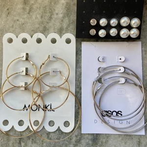 Örhängen - GULDIGA & PÄRLOR SÅLDA! Silvriga hoops 20 kr 🌻 exklusive frakt (13-26 kr)