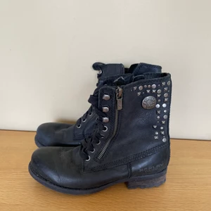 Replay - Boots från Replay, storlek 36. Lite använda, i väldigt fint skick