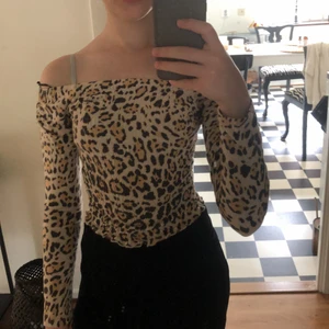 Tröja från ginatricot  - Säljer denna tröja från ginatricot i storlek xs. Den är i bra skick, säljer för 50kr + 40kr frakt.