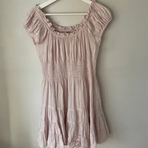 Sommarklänning  - Superfin rosa klänning som inte används 