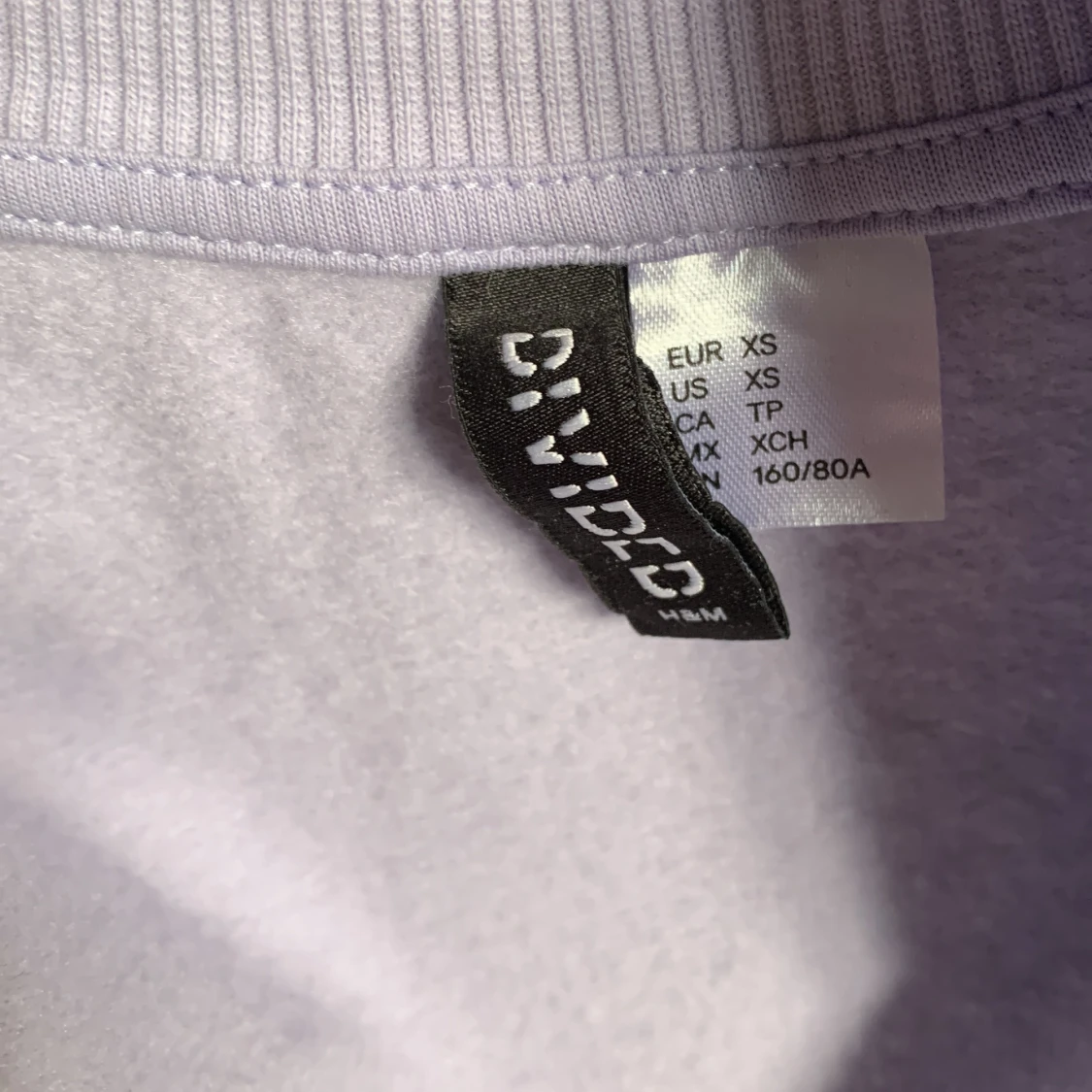 Urringad lila tröja med långa armar  - 90