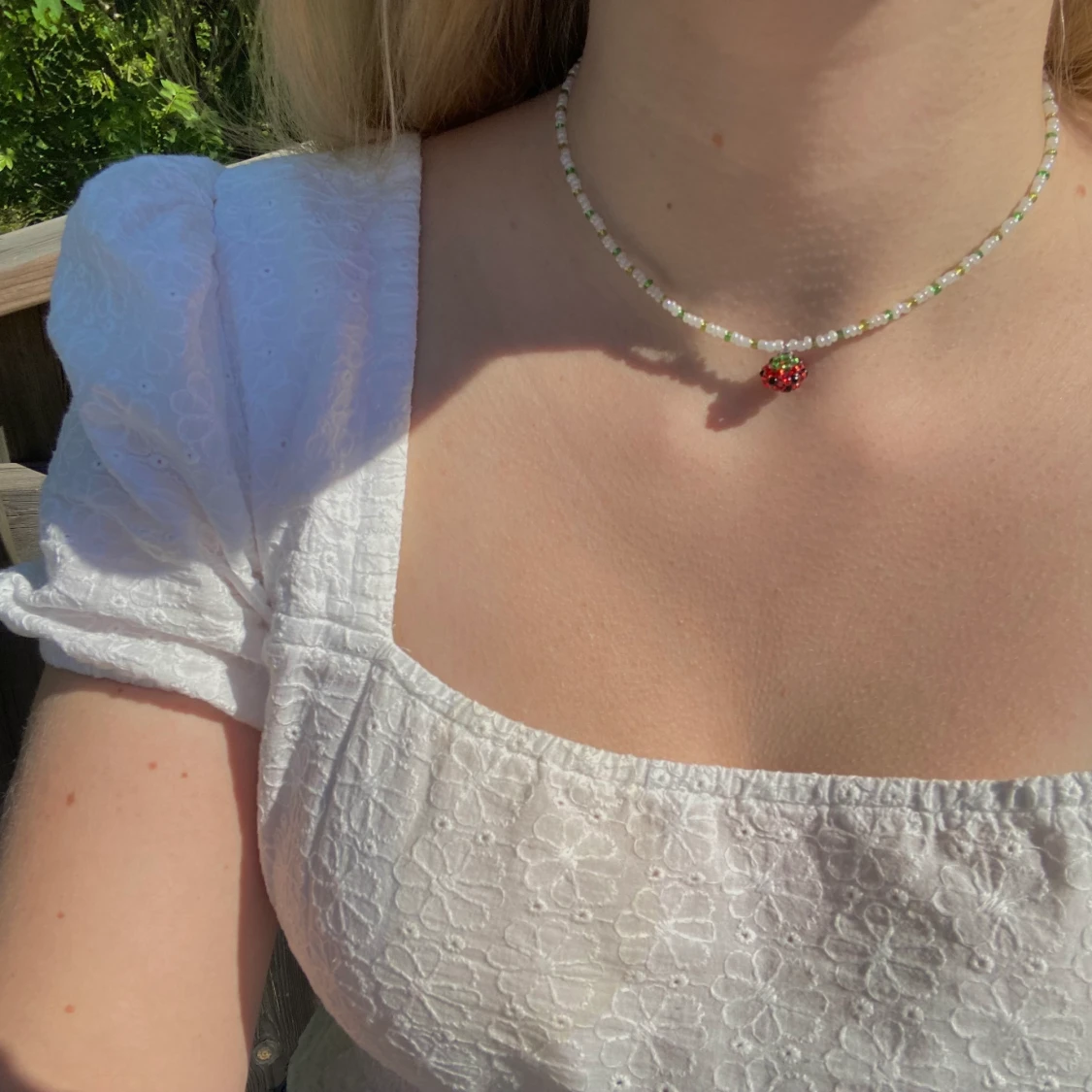 Pärlhalsband med smultron  - 91