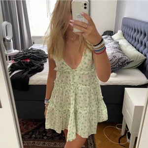 Klänning asos  - Superfin klänning från Asos i strl 36, första bilden är lånad🥰