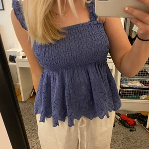 Sommartopp - Superfin sommartopp från Mango i bra skick. Storlek S, köparen står för frakten💗