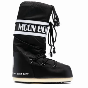 Moon boots  - Jag säljer mina moon boots som är som nya. Jag skickar mera bilder vid intresse ❤️