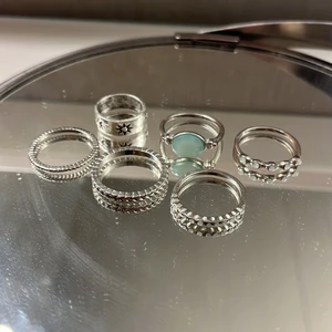 Ringar  - Jätte fina silverringar men mint gröna stenar, säljer alla samtidigt💕 69kr sammanlagt 💓