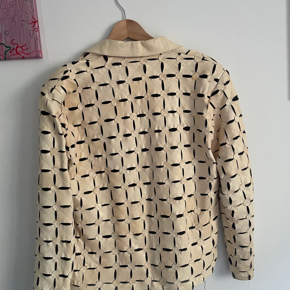 Vit/beige skinnjacka med coolt mönster - 91