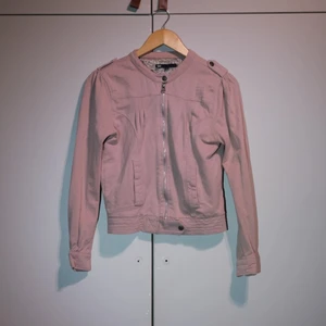 Pink vest - Pink vest, cool look with slightly puffy shoulders. 