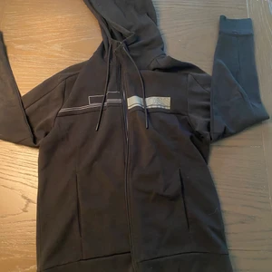 Hugo boss hoodie - Hugo boss luvtröja, storlek S, använd fåtal gånger