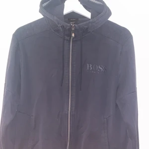 Hugo boss hoodie - Helt okej skick 