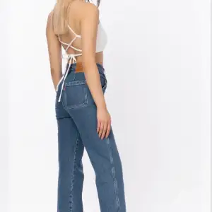 Säljer dessa jeans från levis som har snygga detaljer (kan skicka egna bilder vid intresse). Använda fåtal gånger