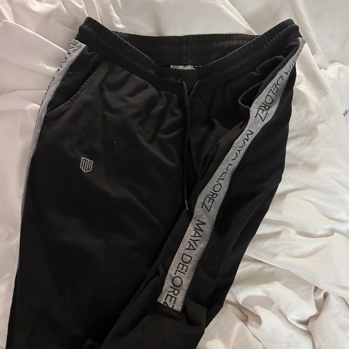 Maya Delorez mjukisbyxor 