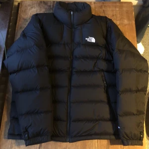 The North Face jacka - The North Face vinterjacka.  10/10 i skick, köpt för 1599kr Pris: 799kr+frakt