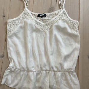 Vit spets linne - Linne